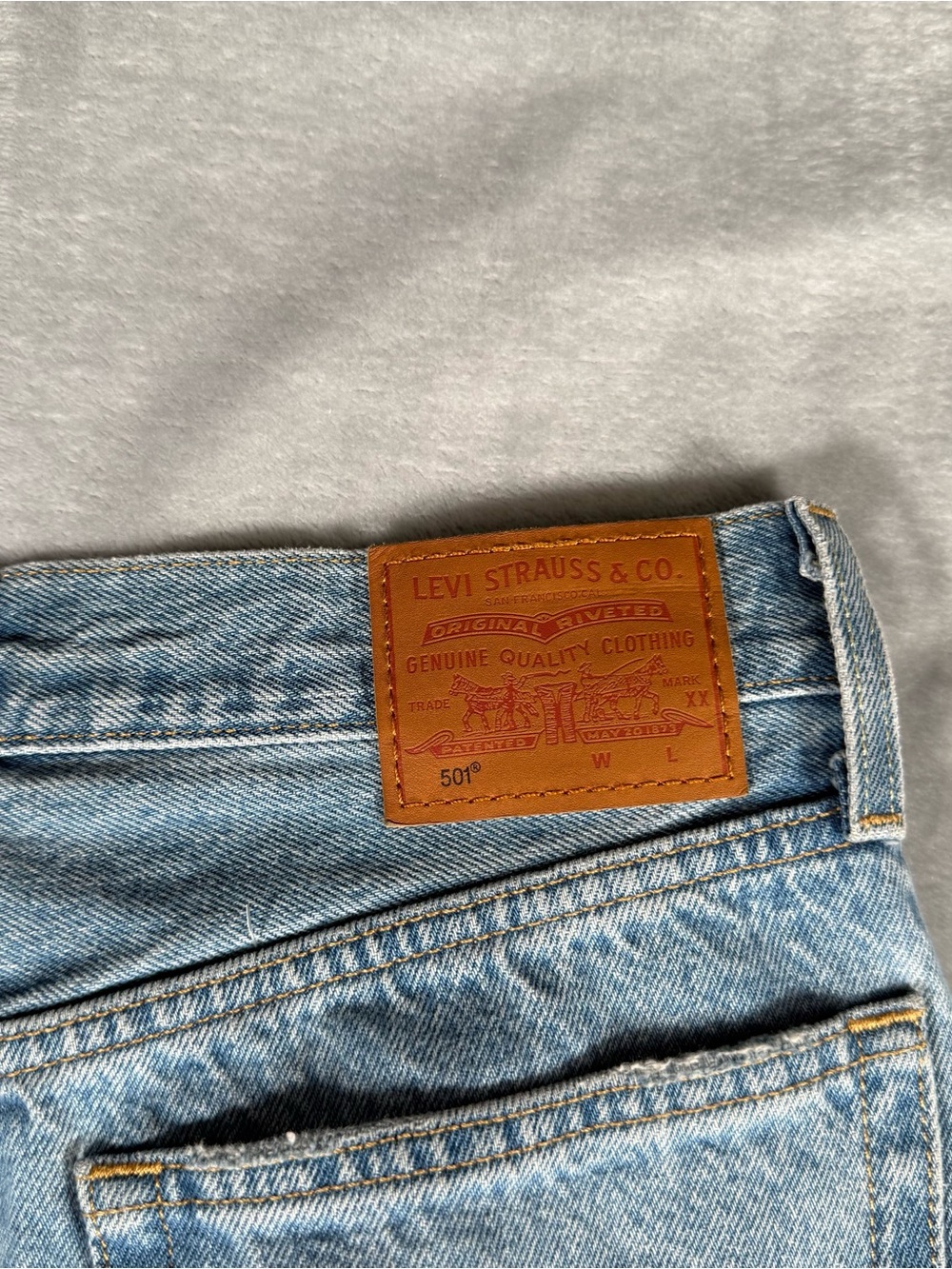 Levis 501 Slim Fit Jeans Womens 27x26 (Fits 27x25) Light Wash Distressed - Picture 9 of 16